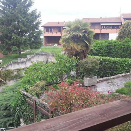 Appartamento Comodo Al Lago E Gardaland カステルヌオーヴォ・デル・ガルダ エクステリア 写真